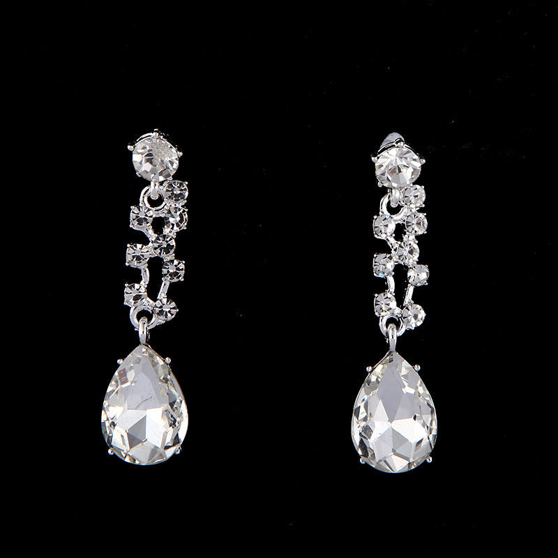 Necklace and earrings set