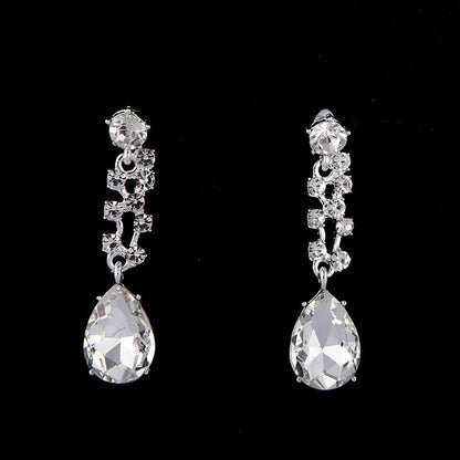 Necklace and earrings set