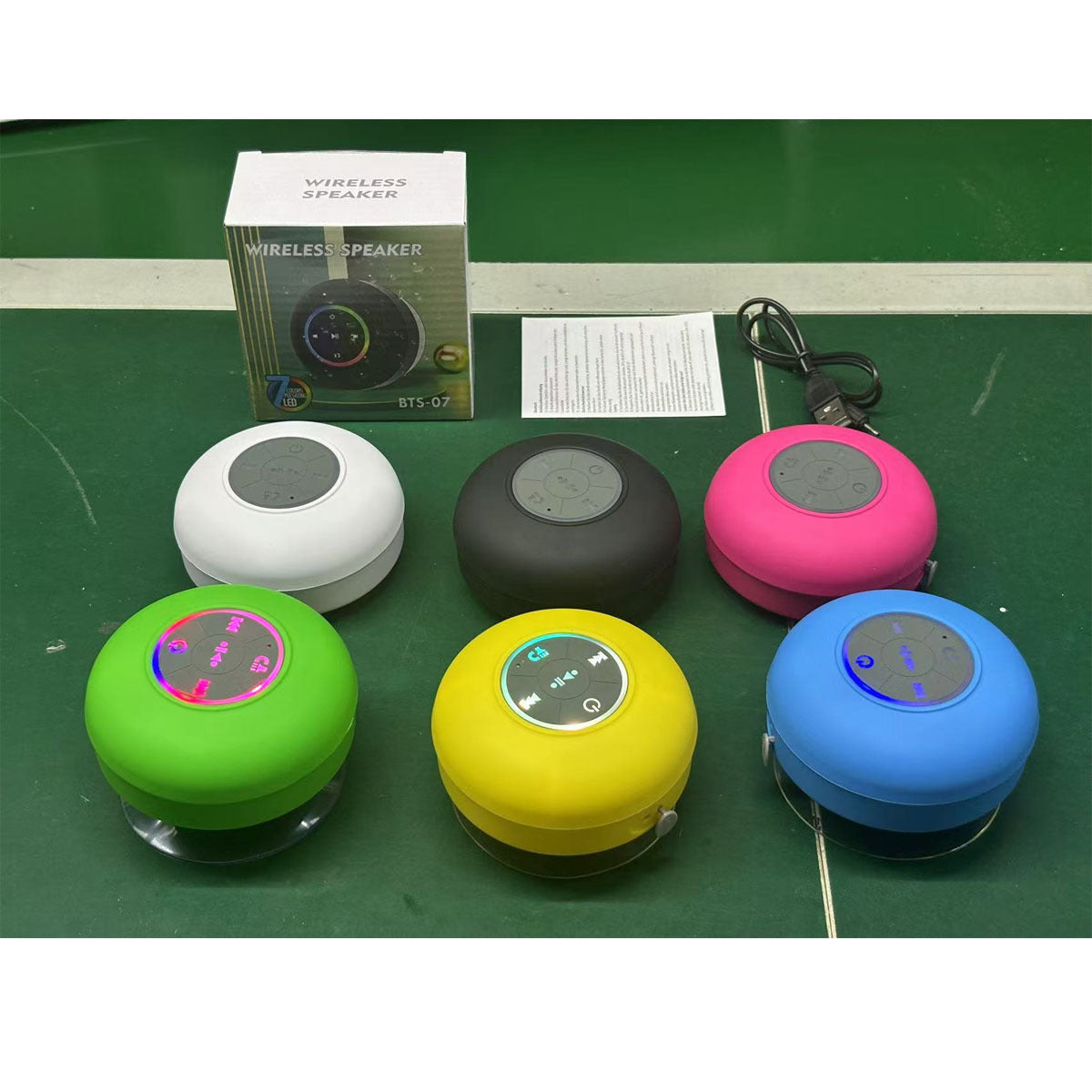 Large suction cup with light version Bluetooth speaker
