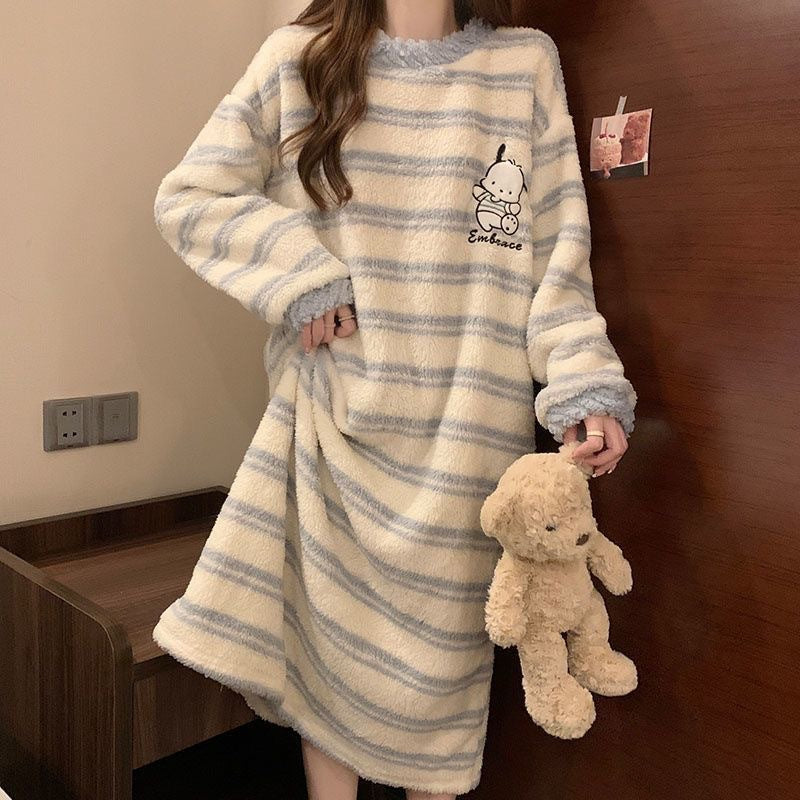 Mid-length striped pajamas