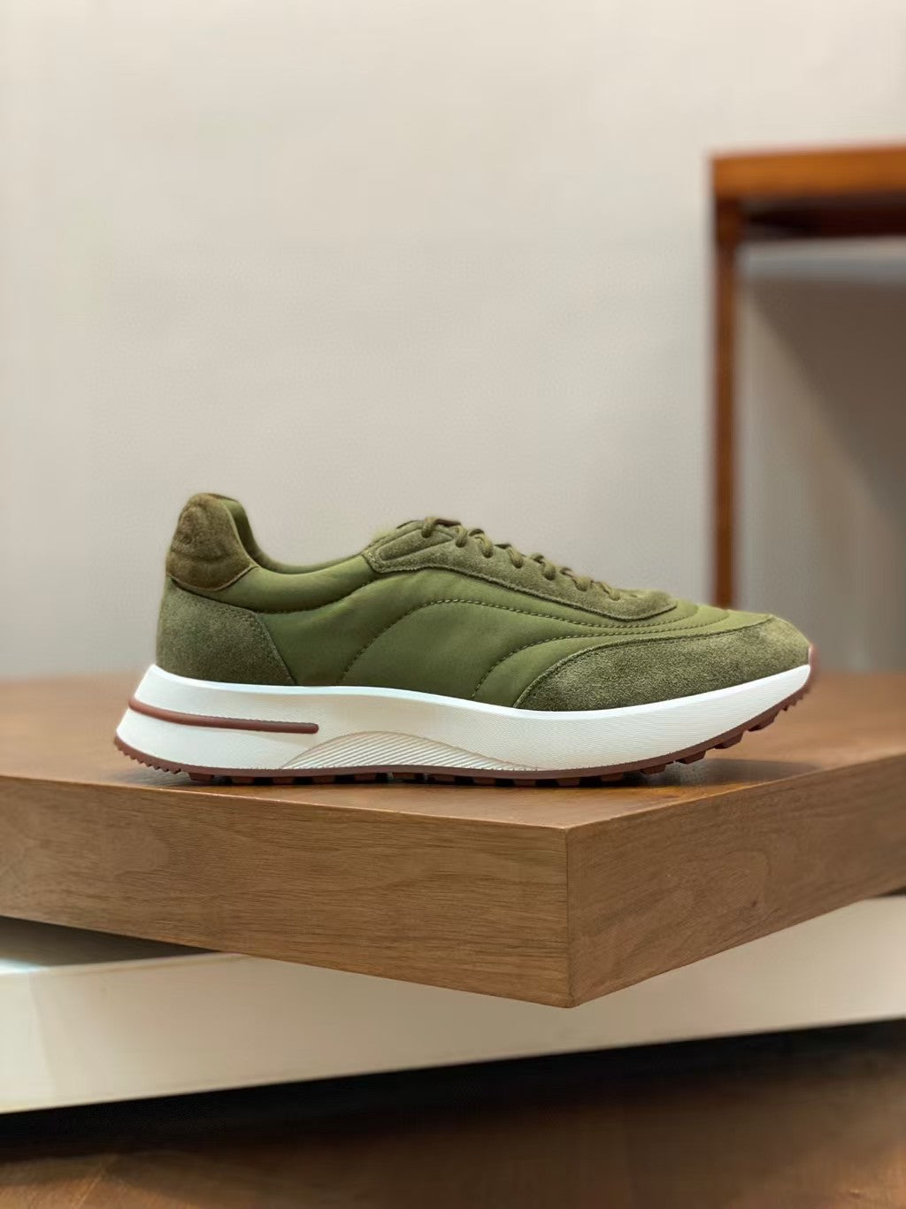 Casual leather shoes