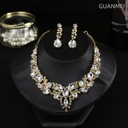 Necklace and earrings set