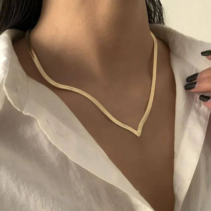 Fashionable flat snake bone necklace