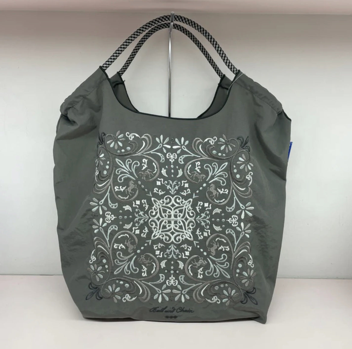 Flower vine embroidery shopping bag