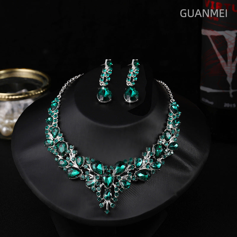 Necklace and earrings set