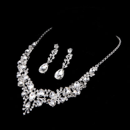 Necklace and earrings set