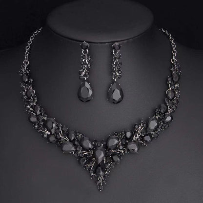 Necklace and earrings set