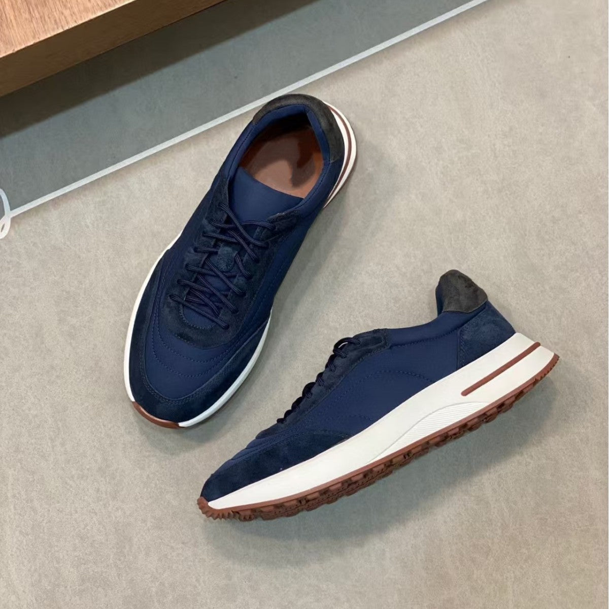 Casual leather shoes