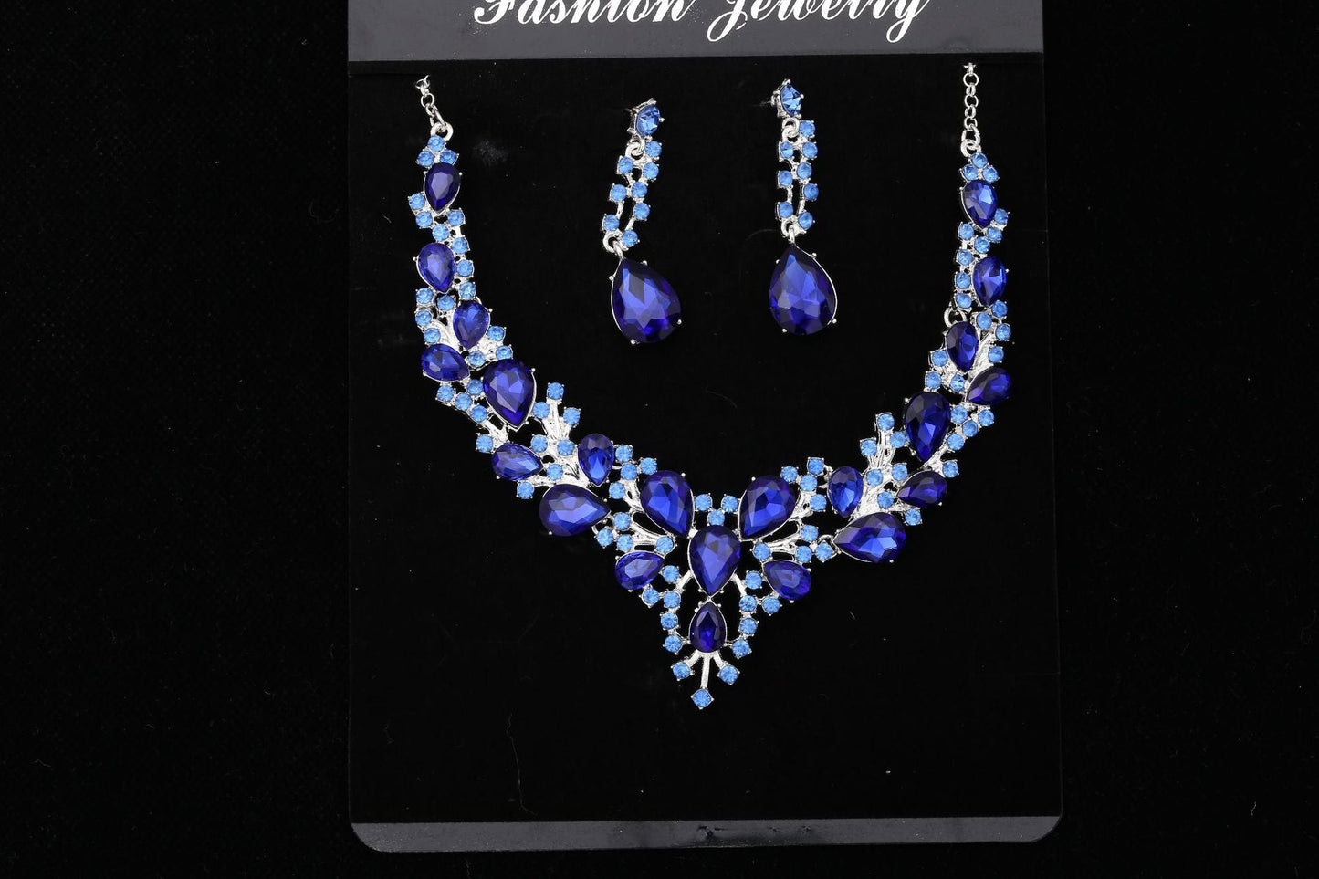 Necklace and earrings set