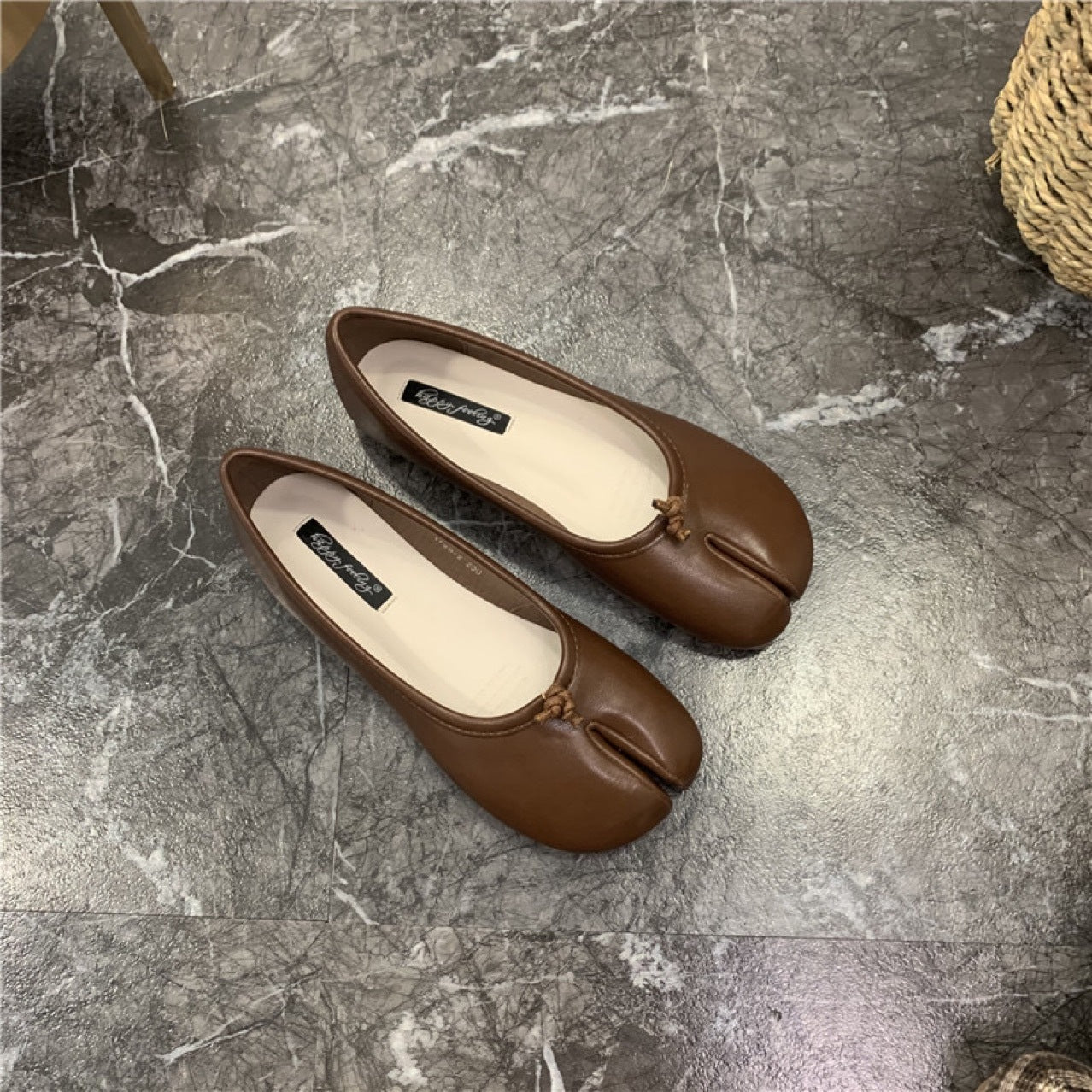 Women's flat loafers
