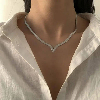 Fashionable flat snake bone necklace