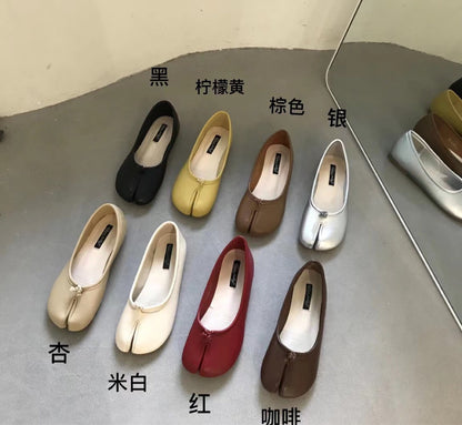 Women's flat loafers